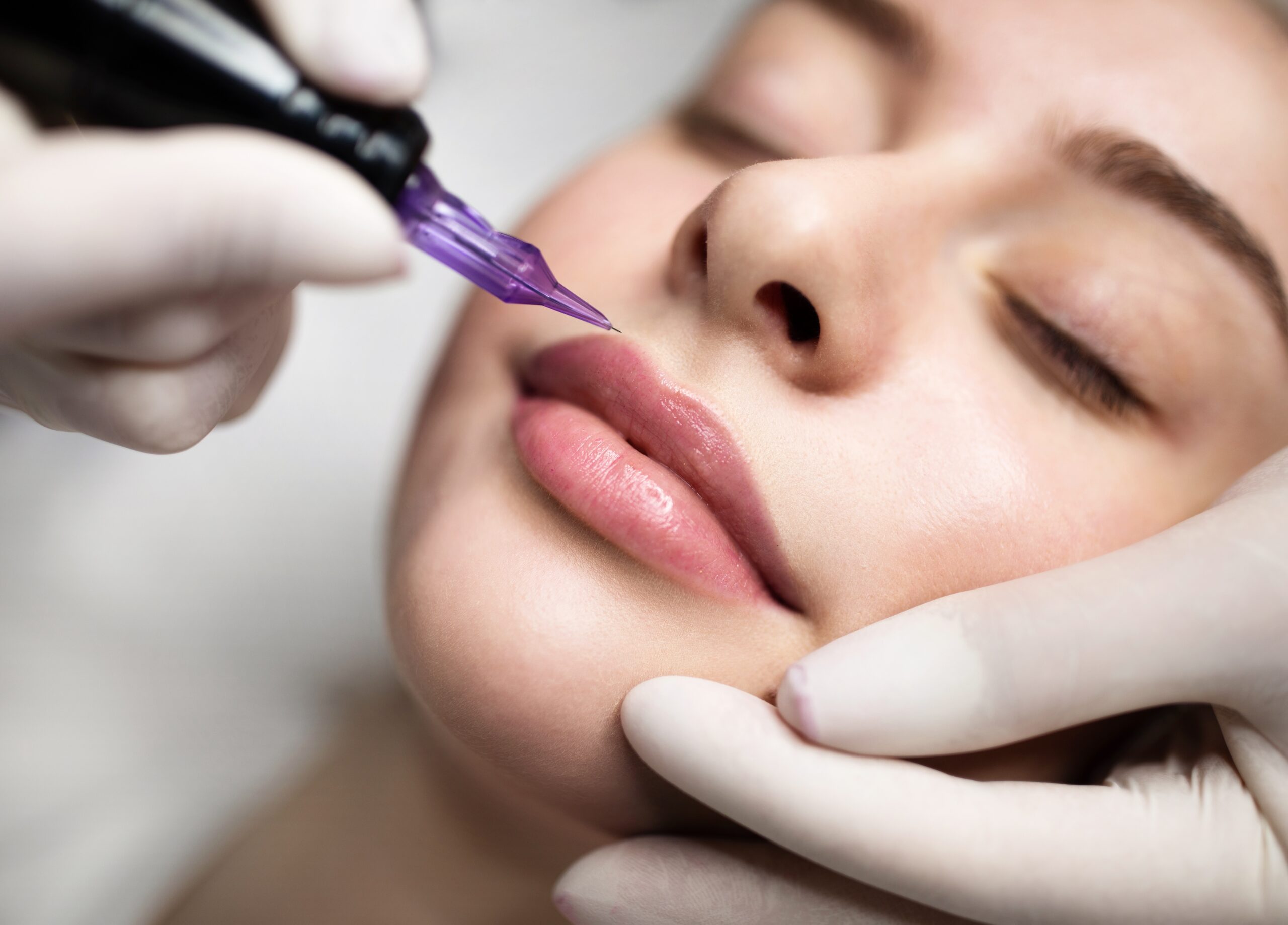 Individuelle Lippenpigmentierung bei Skin Art Cosmetics